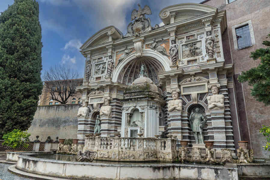 Italia - Tivoli 45 - Villa del Este - fontana dell'Organo.jpg